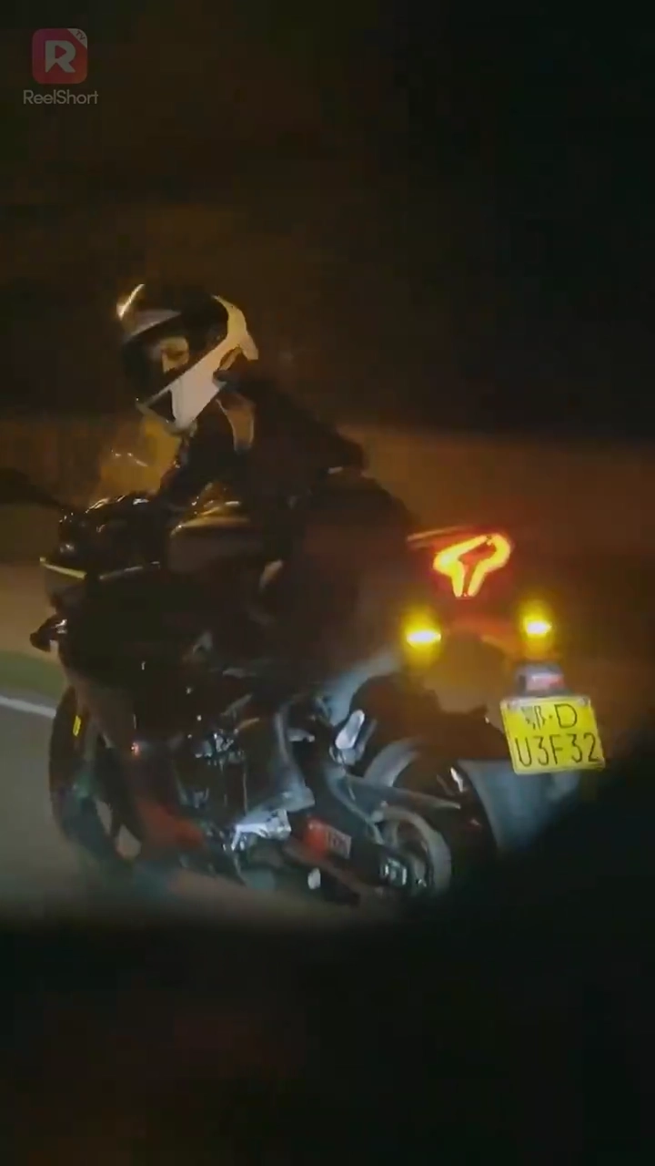 Kisah Cinta Berputar Kitafoto