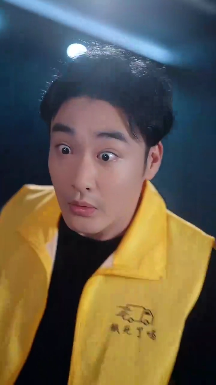 最強武神、なぜか出前バイト中写真