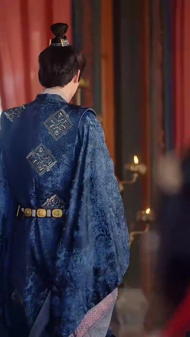 逃げた婚約者と冷酷な皇太子写真