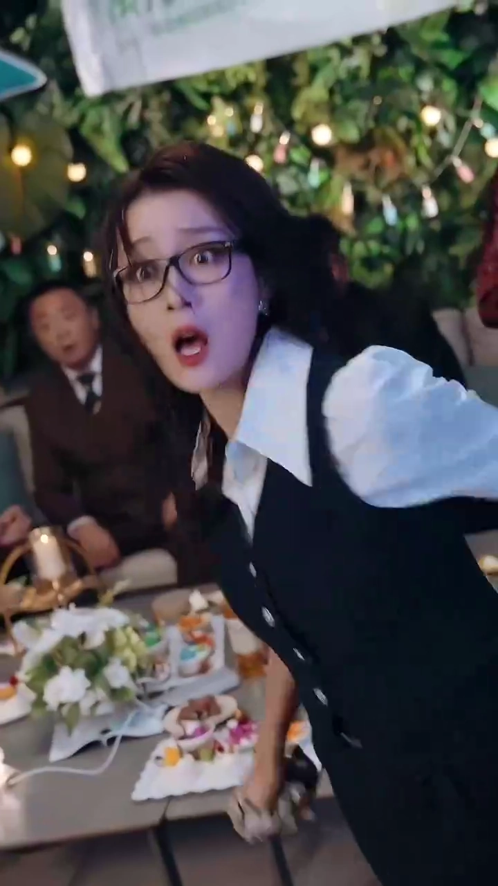 Quand PDG Fantôme Devient mon Amoureux InvisiblePhoto