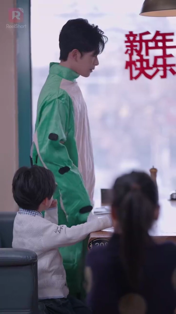 Le PDG super riche m'a demandé en mariagePhoto