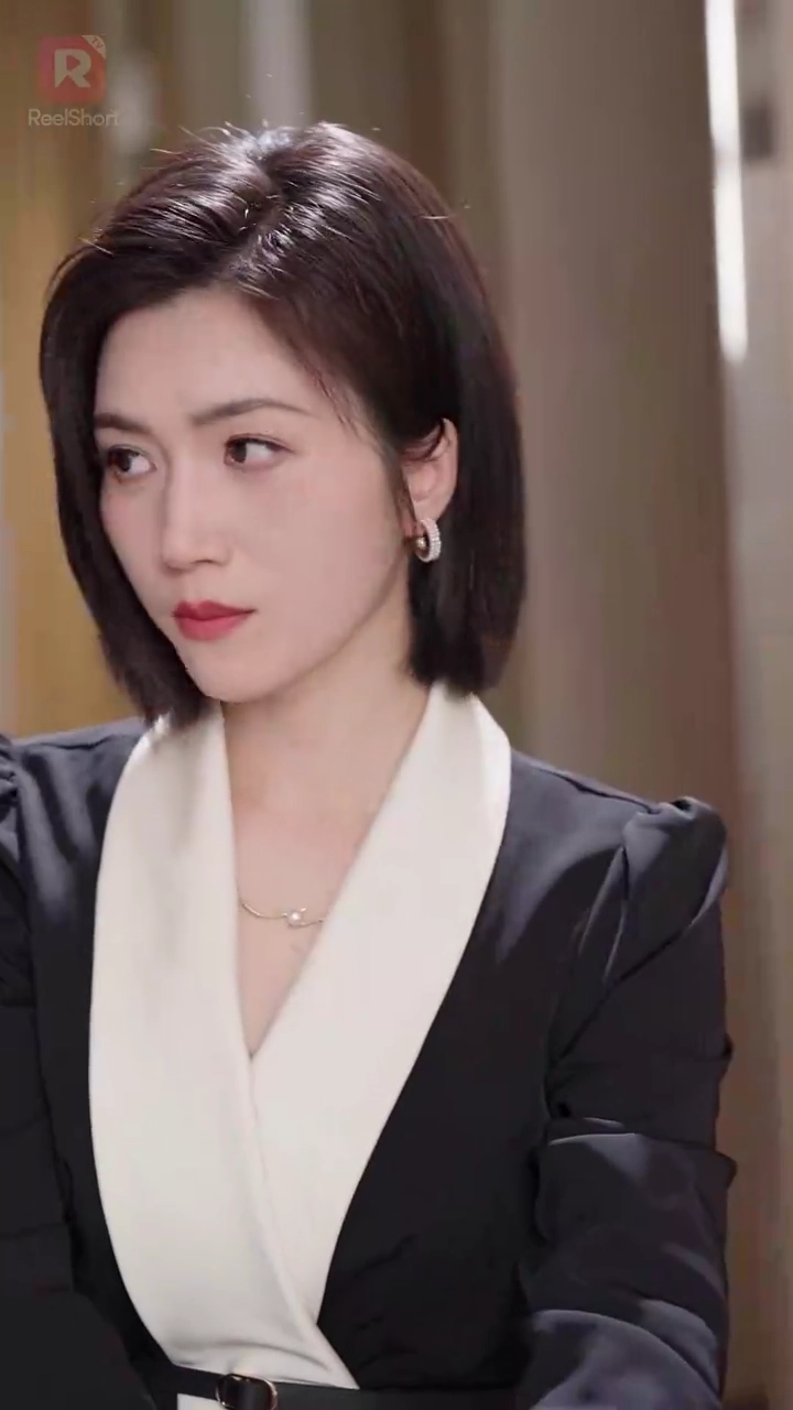 Bébé, ne pleure pas, maman est désoléePhoto