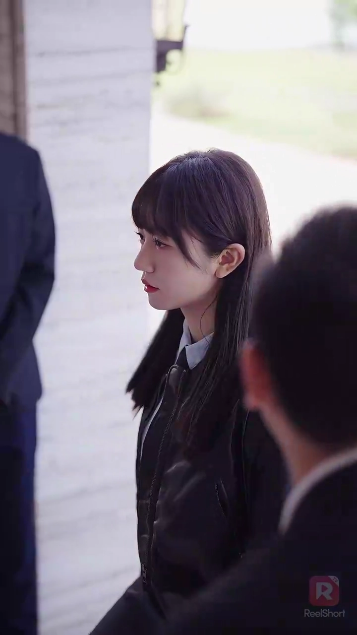 La Demoiselle Gâtée est une Grande Personne CachéePhoto