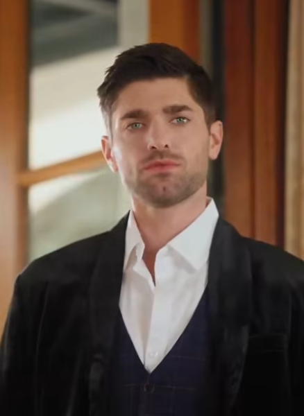 Traded to the Shadow Heir