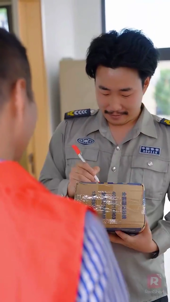 30日の契約婚CEOとの誤解から始まる波乱の恋写真