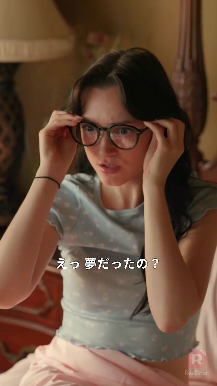 コート越しの禁断愛写真