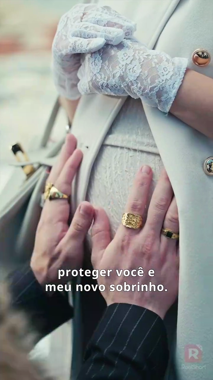 Confundida Como Sua Companheira: O Arrependimento de LunaFoto