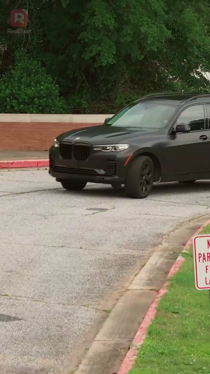 O zelador bilionário está de volta!Foto