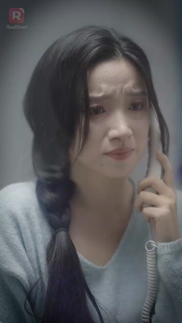 Chore aos Prantos ao Lado do Meu TúmuloFoto