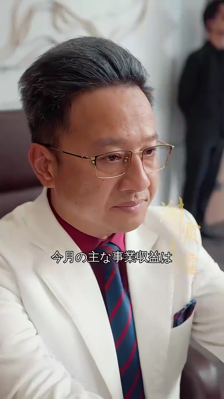 過去を振り向かず、続く道を写真