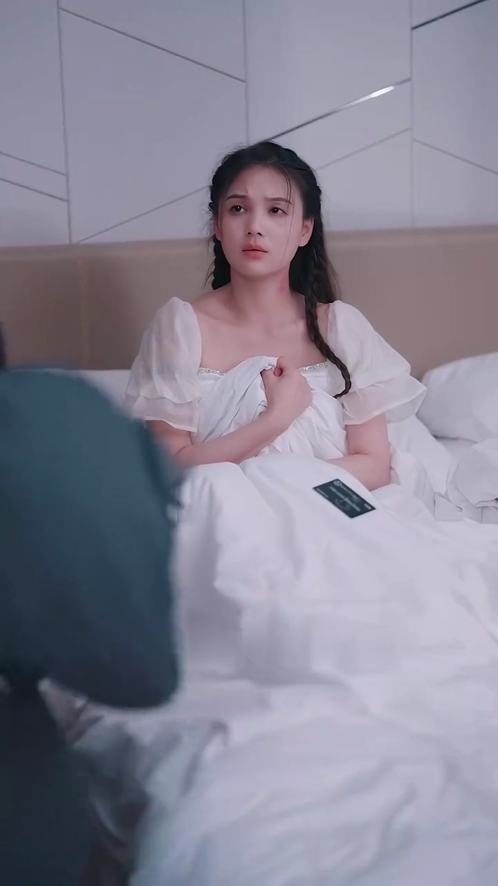 Addicted to Her Divine BeautyPhoto