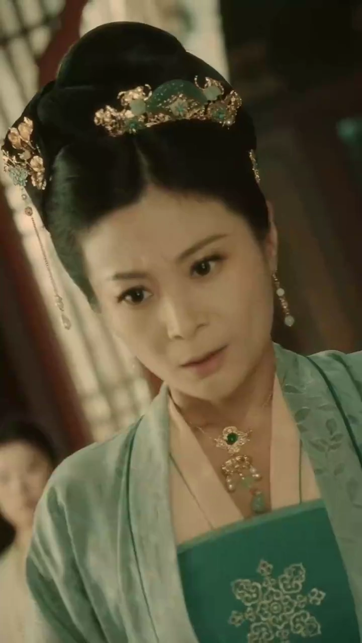 The Fake Consort's FallPhoto