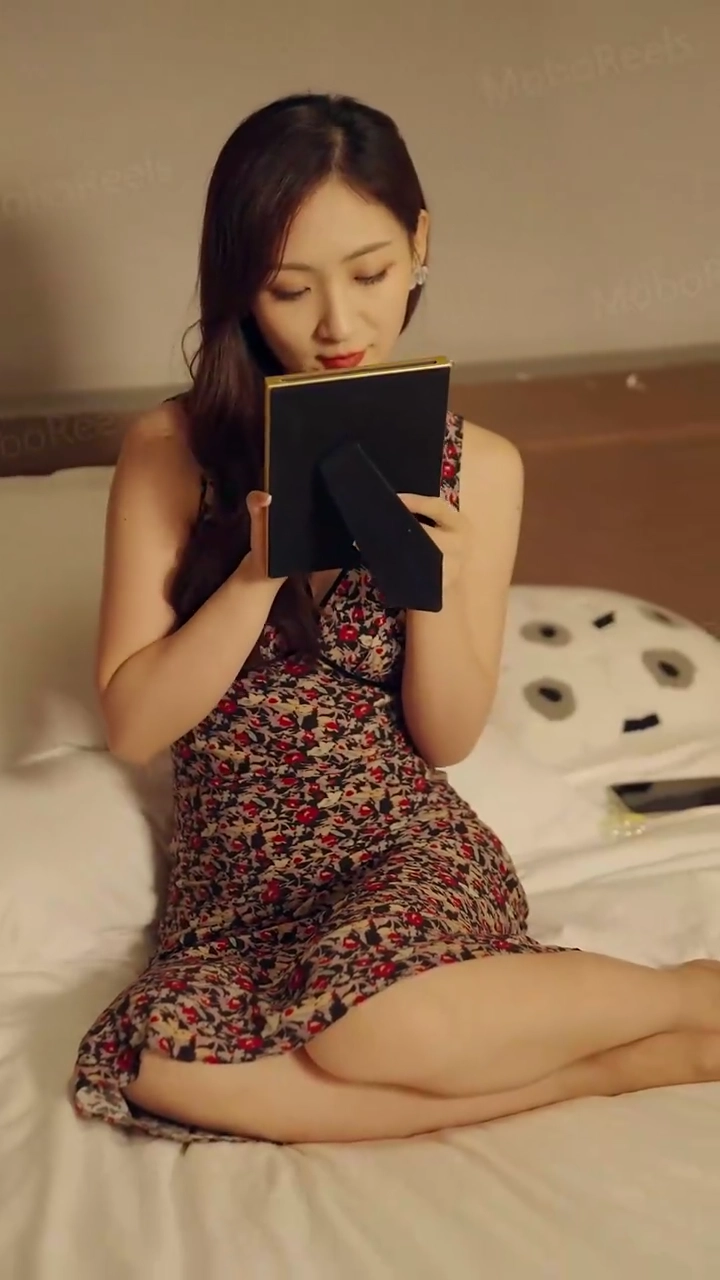 The Revenge Plan of the DisguisedPhoto