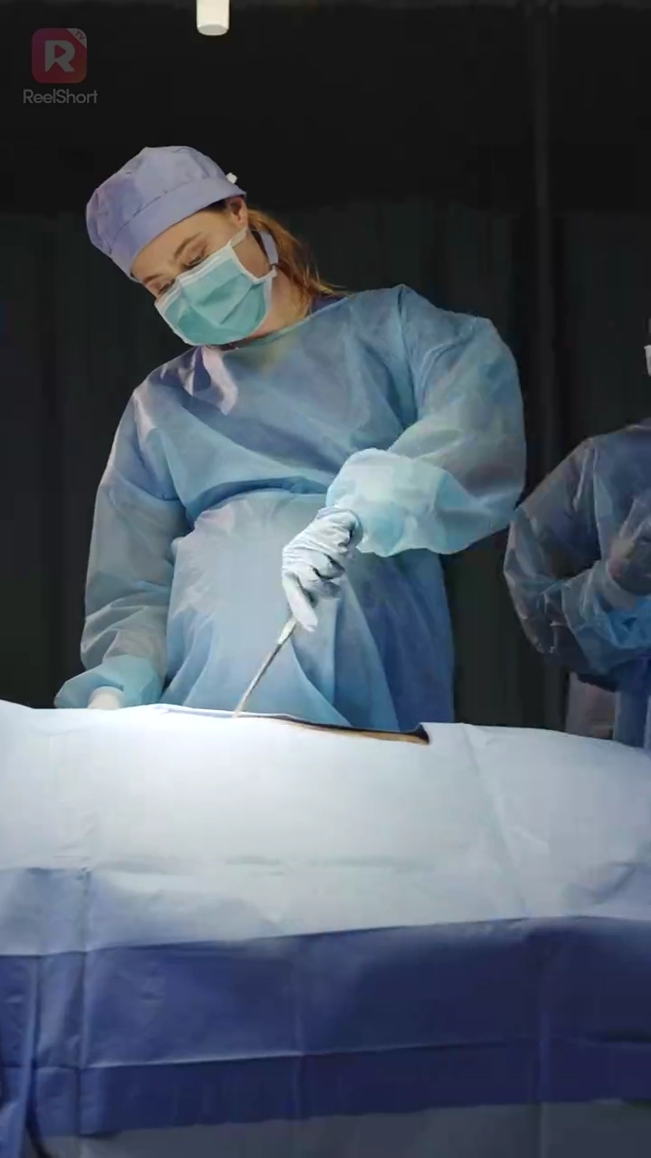 A esposa divorciada é uma cirurgiã genialFoto