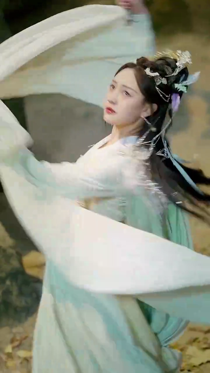 [Versão dublada] Amor e ódio da fênix: Provas de cultivoFoto