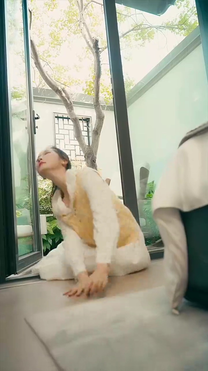 [Versão Dublada] O Renascimento e a Redenção da MadrastaFoto