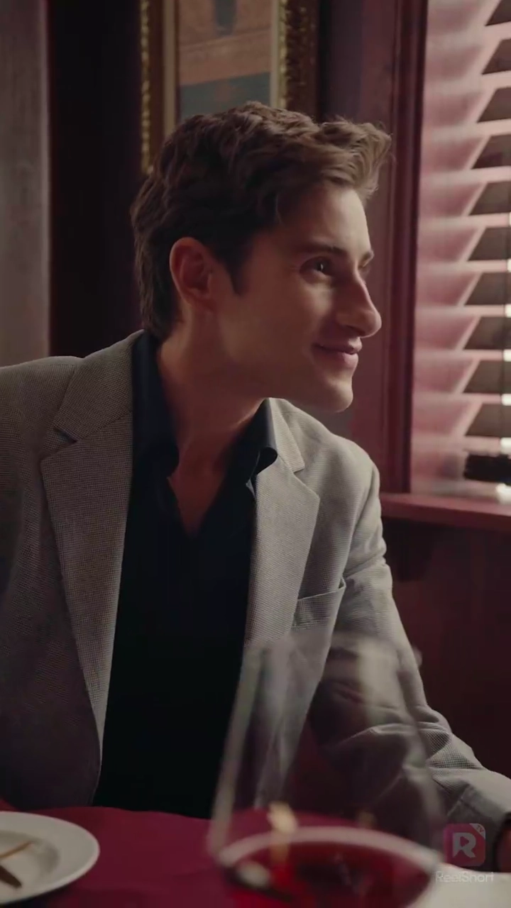 Apaixonando-me pelo pai mafioso do meu exFoto