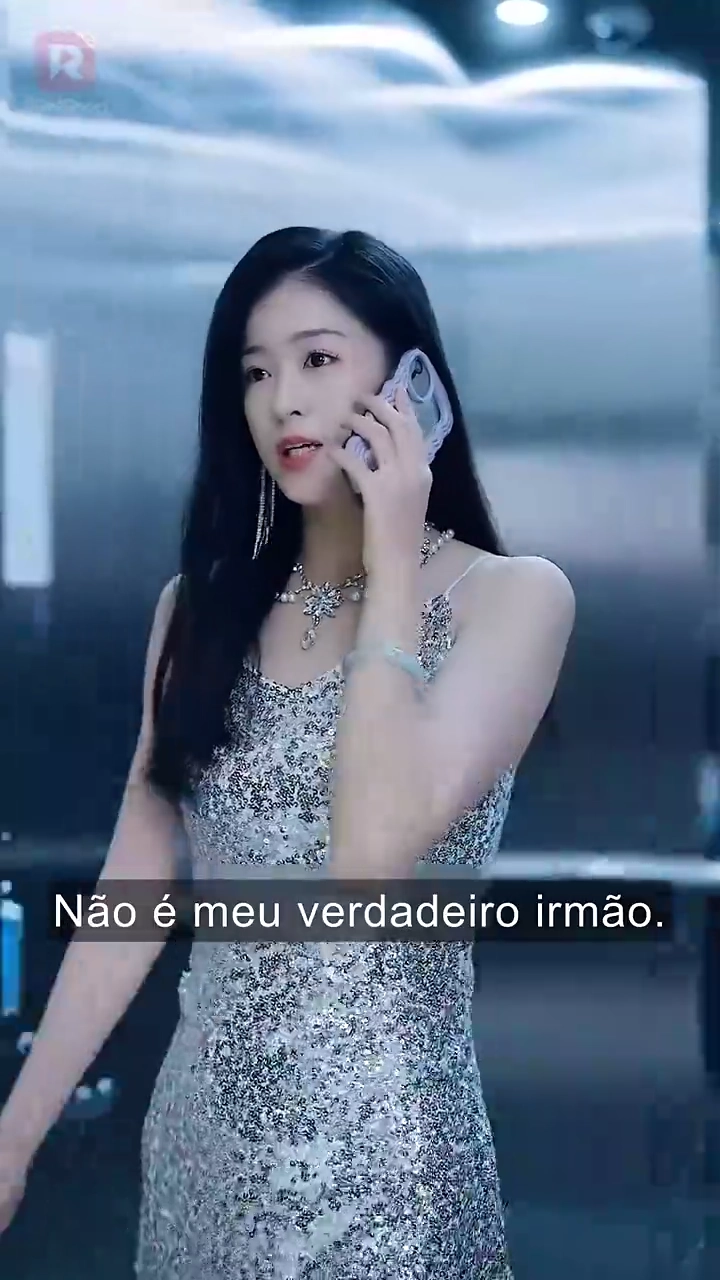 O CEO perseguindo a esposa substitutaFoto