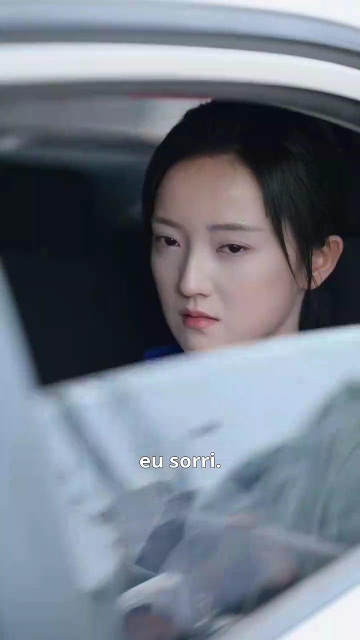 [Versão dublada] Suspeita de traição: Quando a verdade surgeFoto