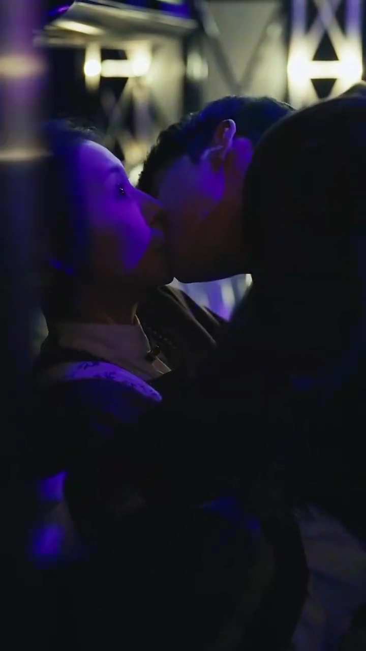 [Versão dublada] Amor perdido, trono abandonadoFoto