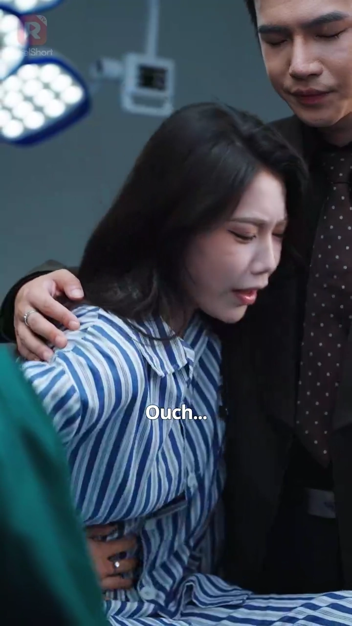 In Love with My Ex's UncleFoto