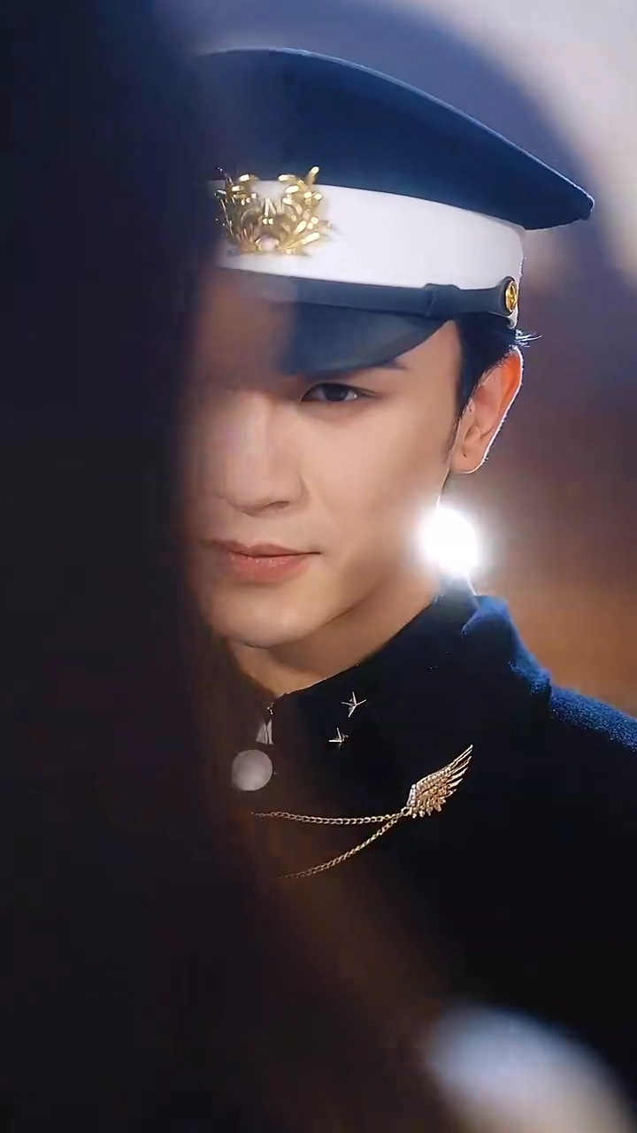 ติดกับดักรักท่านนายพลรูปภาพ