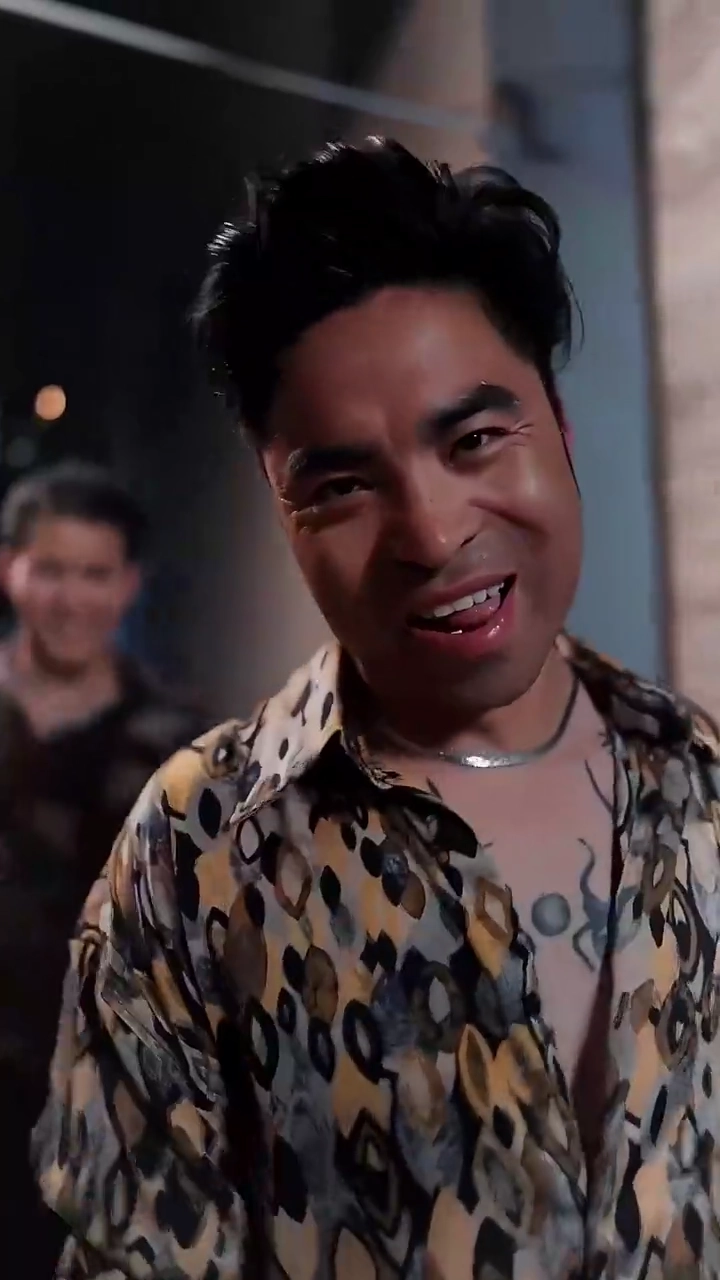 Любовь в счёт долгафото