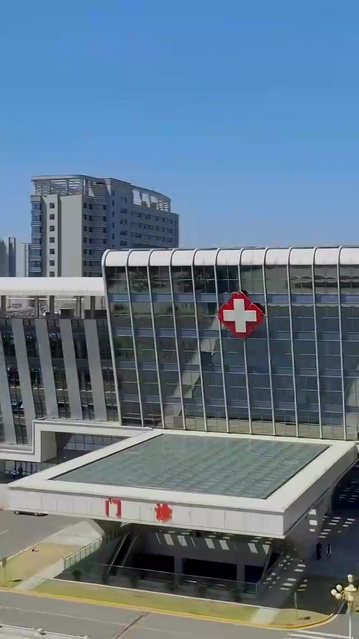 命がけの婚約写真