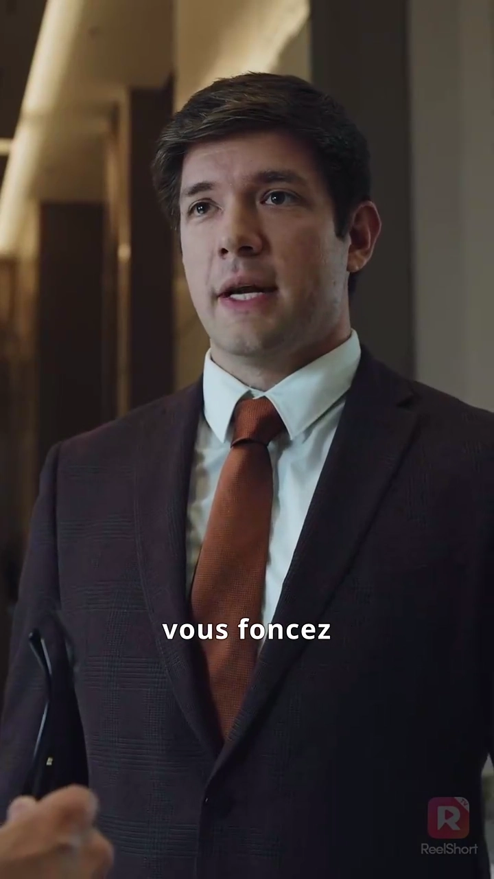 [Doublé] Le Milliardaire Fugitif Devient Mon MariéPhoto