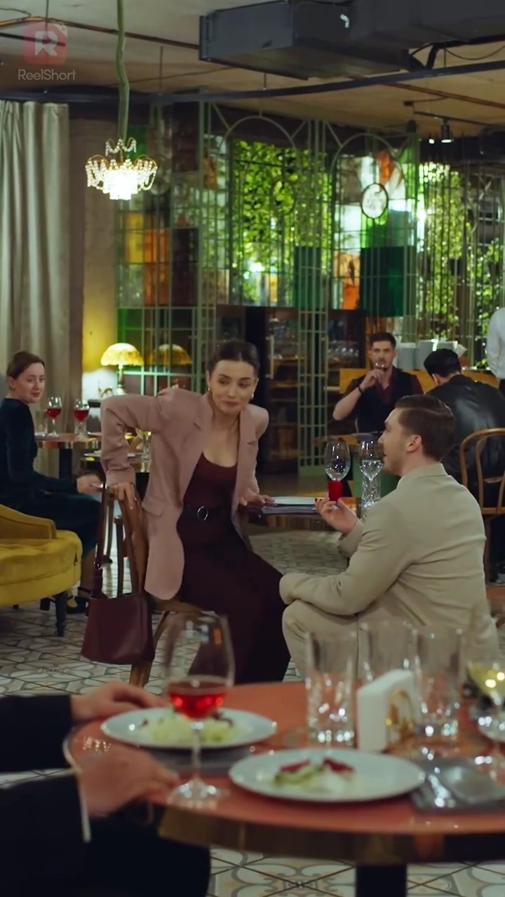 (พากย์) ผู้หญิงจุดชนวนสงครามรูปภาพ