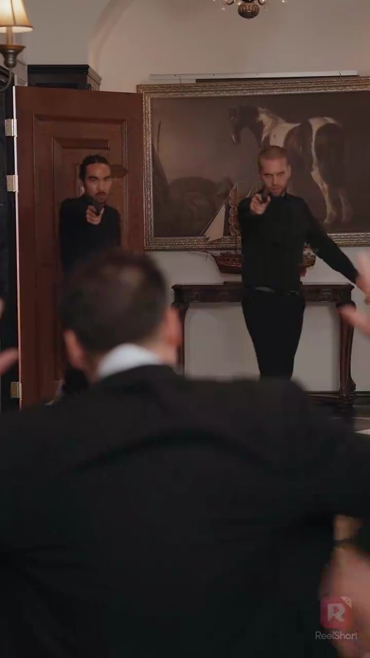 รักร้อนแรง: ความรักของมาเฟียมืดรูปภาพ