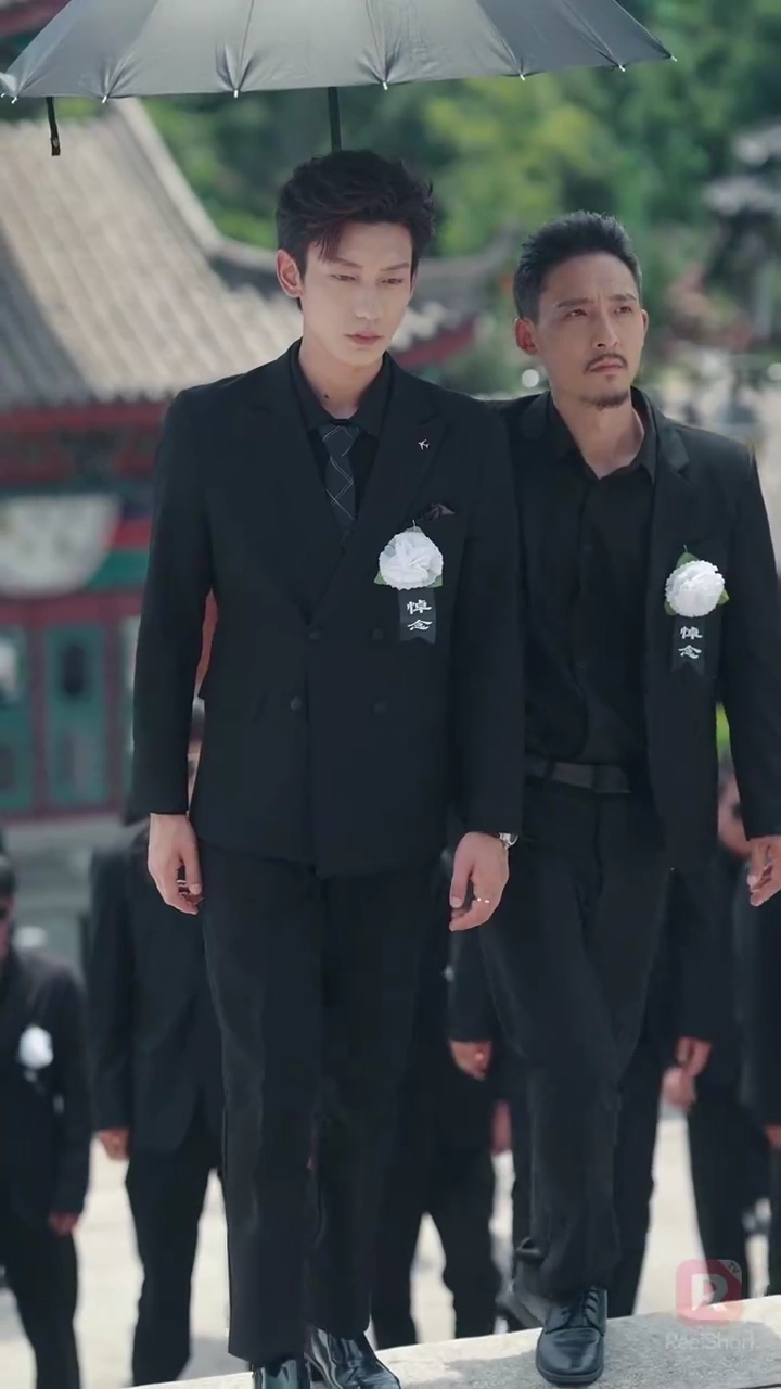 กรงรักรูปภาพ