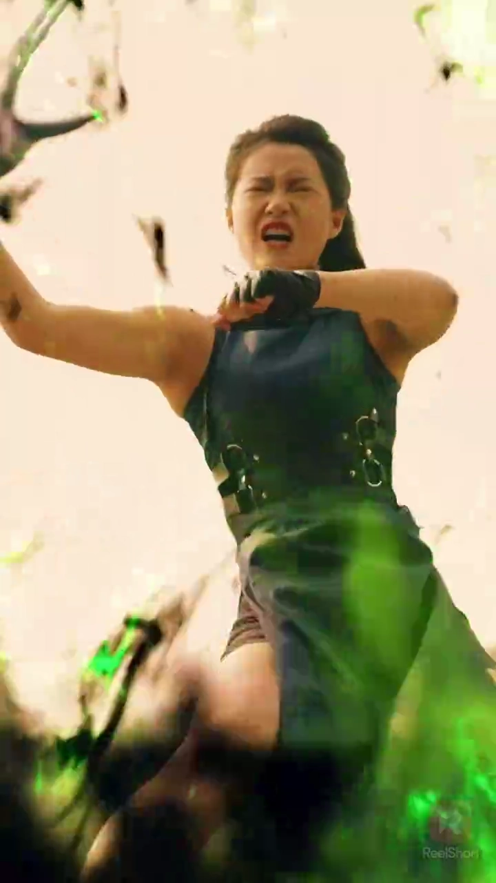 ตัวตนที่ซ่อนไว้ของเขารูปภาพ