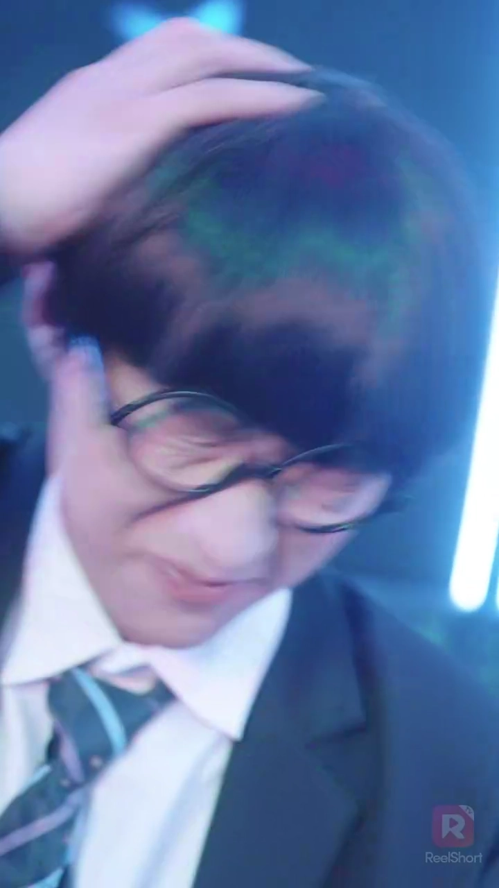 หลังทรยศ เธอกลับมาคุกเข่ารูปภาพ