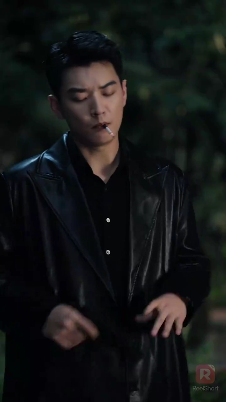 ราตรีมิสิ้นแสงรูปภาพ