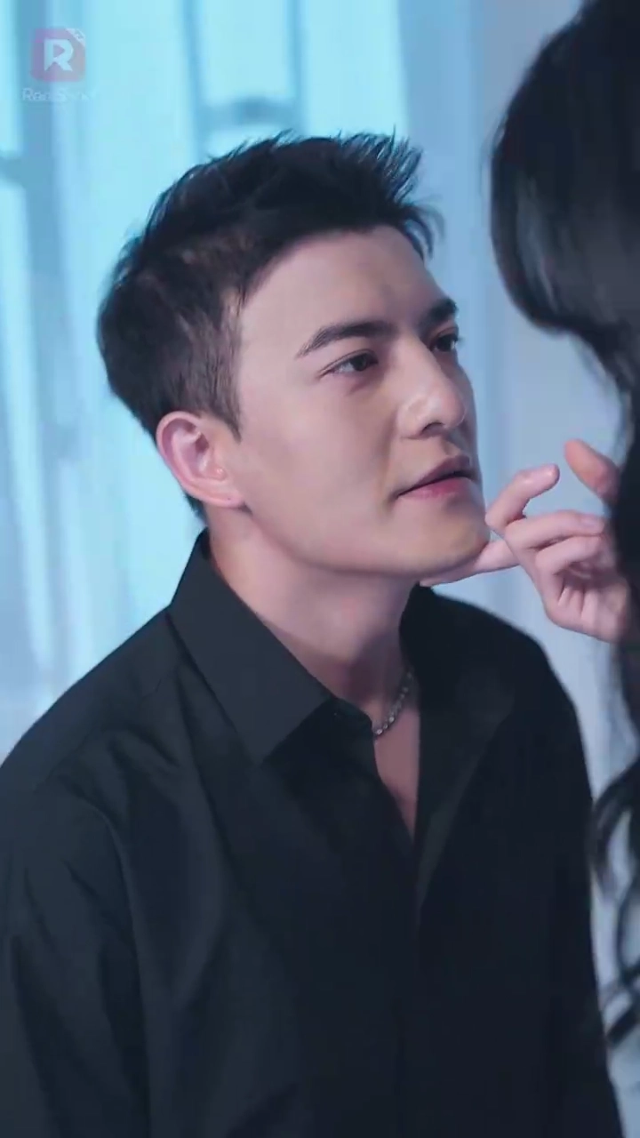 อำนาจข้าเหนือราชวงศ์รูปภาพ