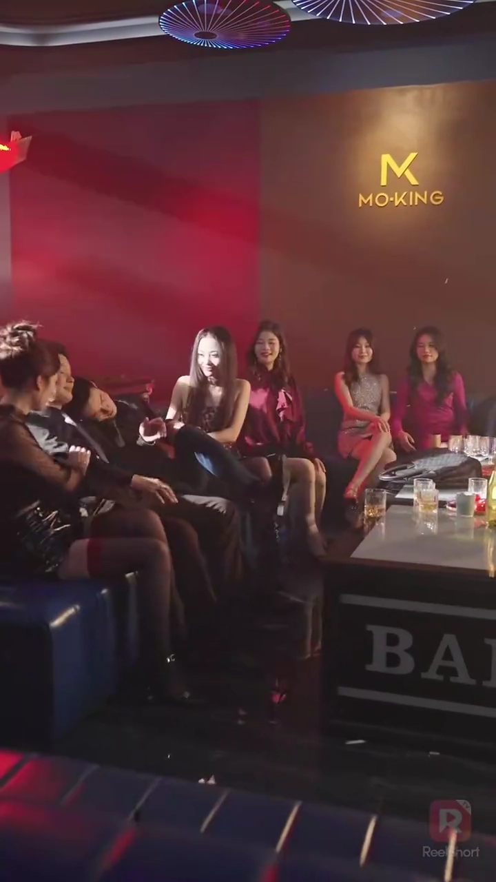 สมรภูมิออฟฟิศโหดรูปภาพ