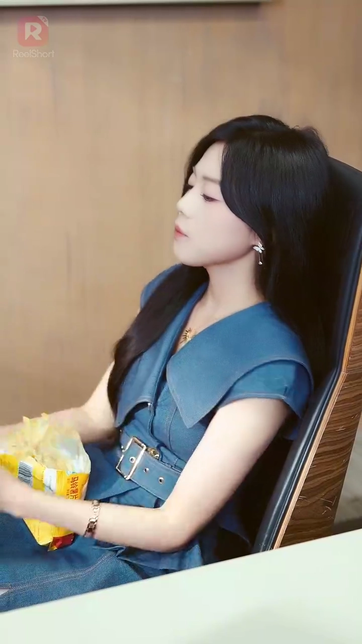 ที่แท้ ภรรยาของคุณคือยักษ์ใหญ่รูปภาพ