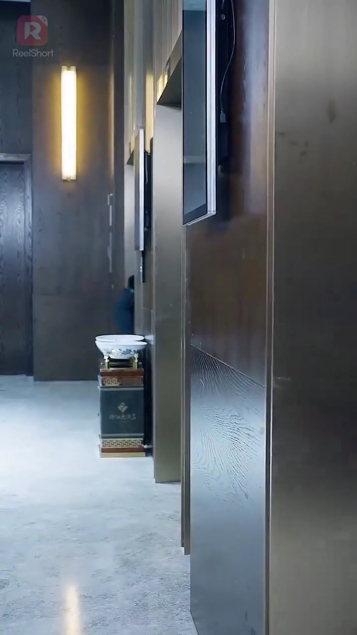 Sayang, Kau Bukan Istri Penggantifoto