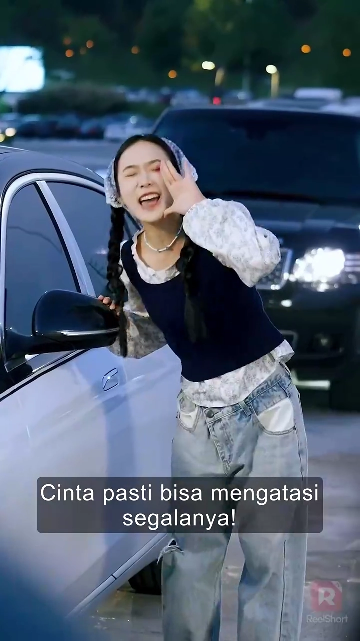 Istri CEO dengan Banyak Identitasfoto