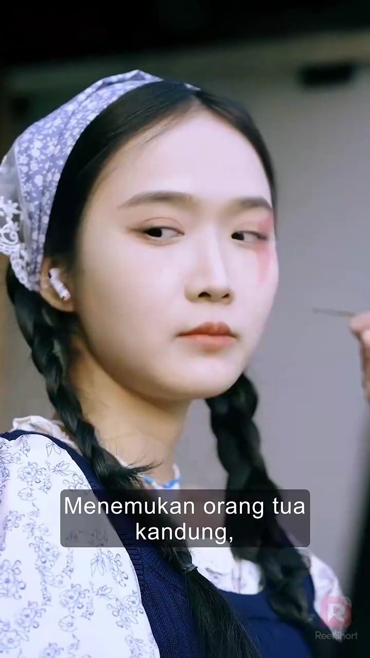 Istri CEO dengan Banyak Identitasfoto