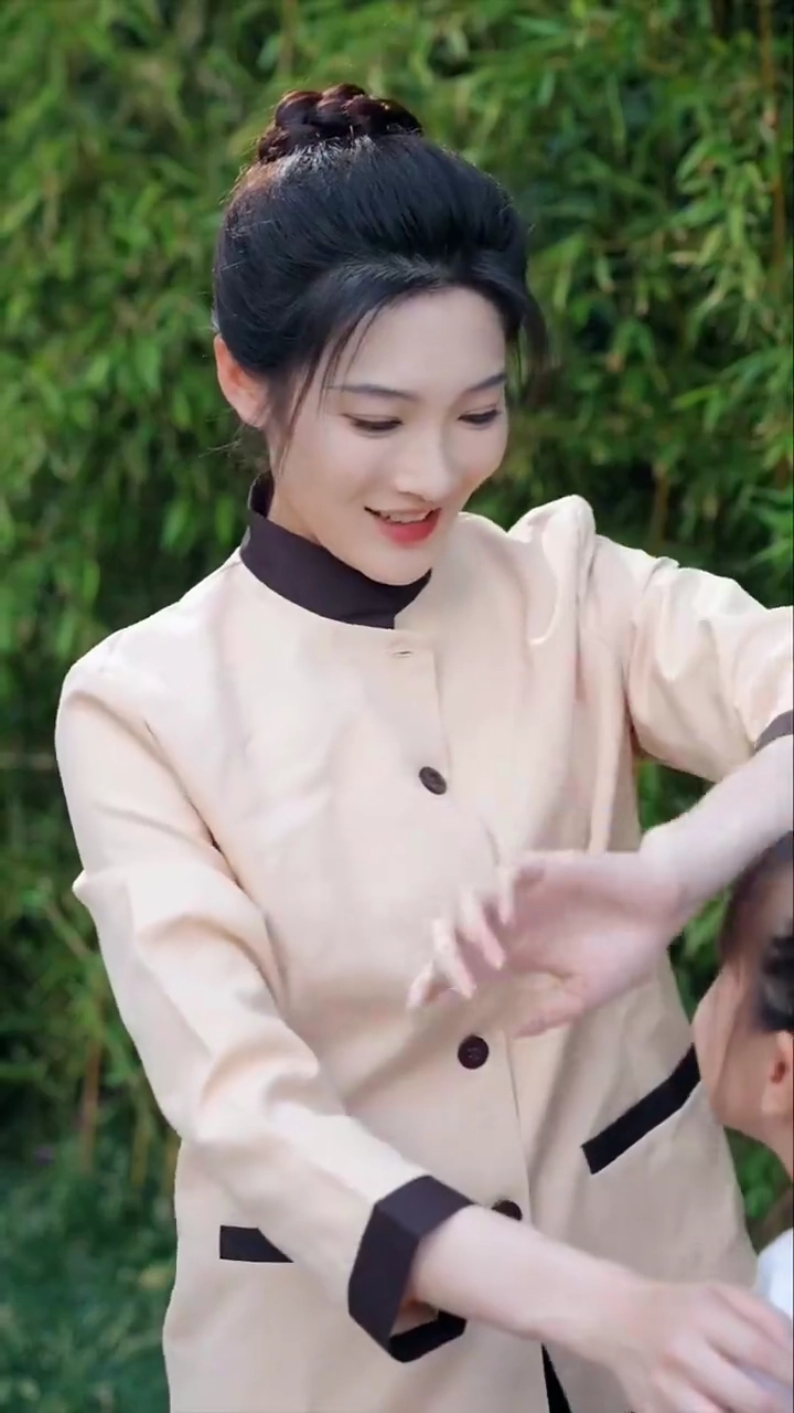 [Versi suara dubbing] Gemuruh penyesalanfoto