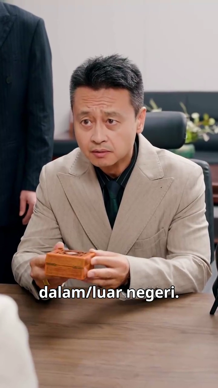 [Versi suara dubbing] Giliran Dia untuk Mengaumfoto