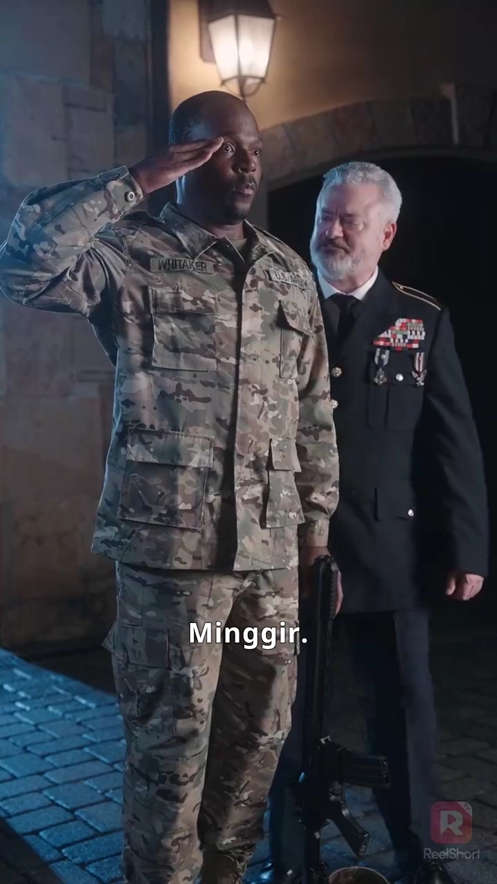 [Versi Dub] Uang, Senjata, dan Natal yang Tak Terlupakanfoto