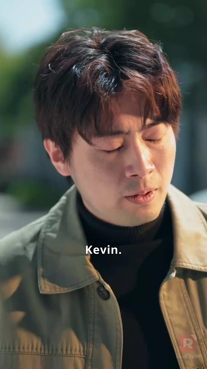 Sejak Itu, Kita Terpisah Jauhfoto