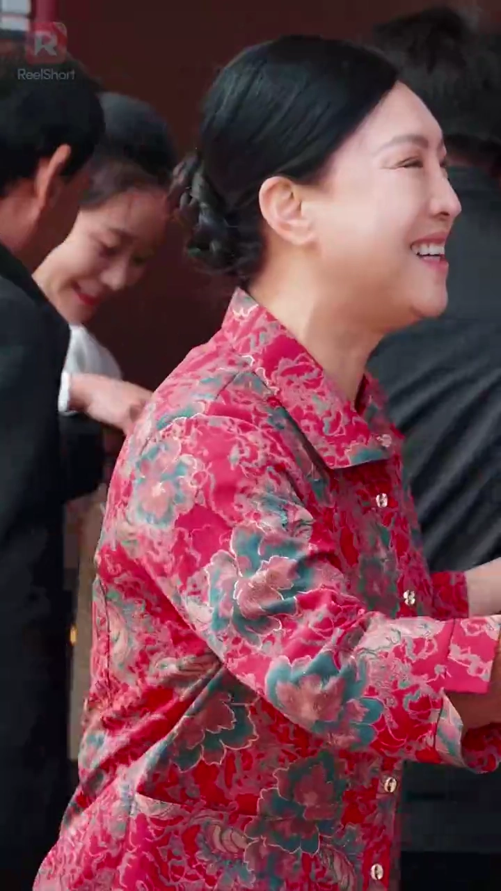 หญิงไฟล้างบาปรูปภาพ