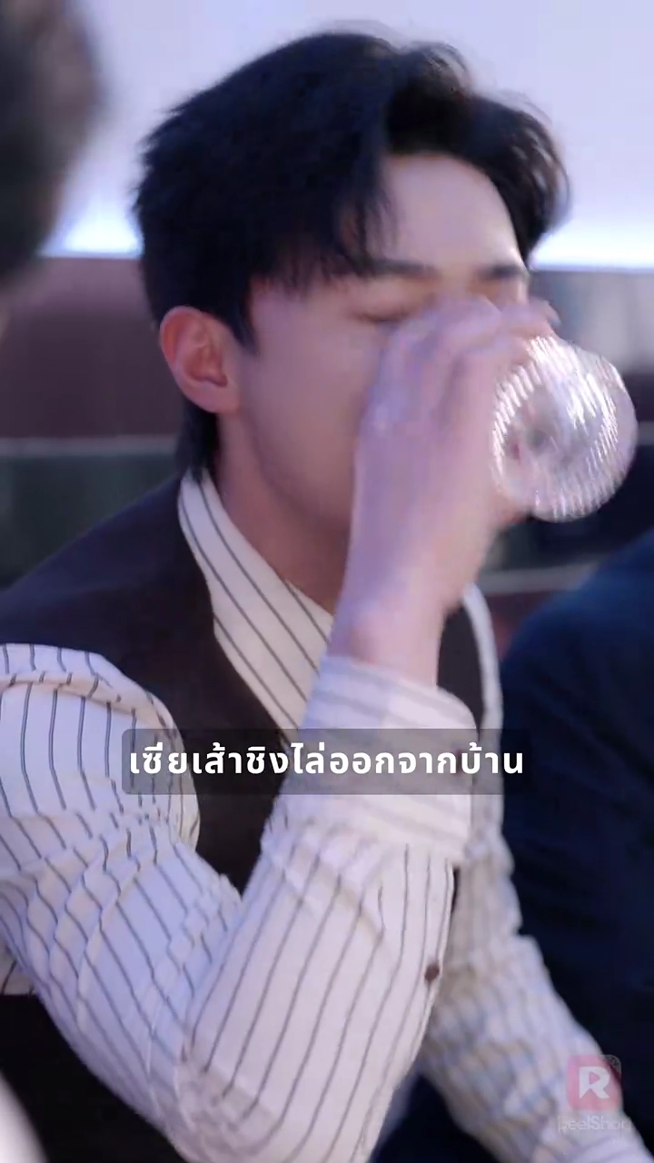 รักยังคงอยู่รูปภาพ