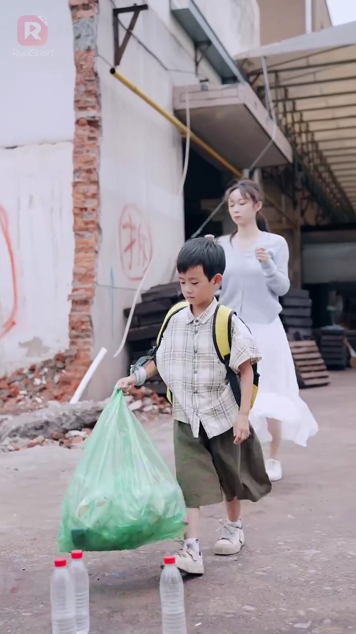 ชะตากรรมทายาทตกอับรูปภาพ