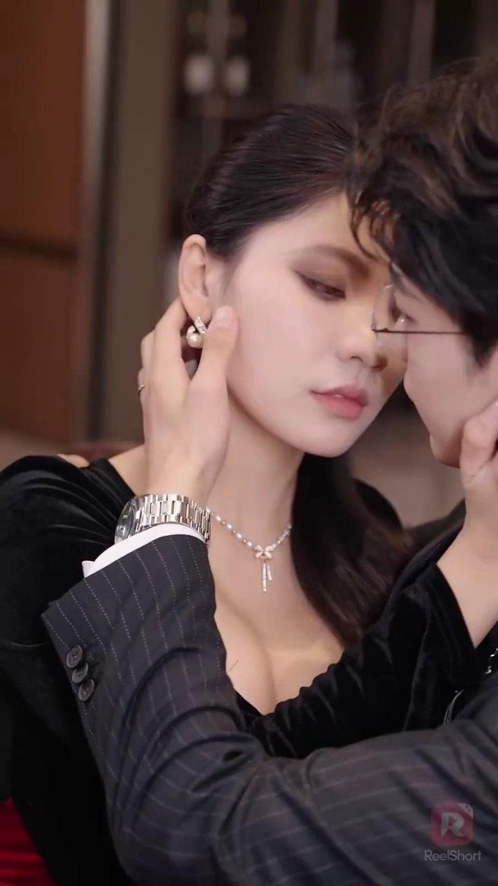 เมียถูกทอดทิ้ง กลับเป็นทายาทที่แท้จริงรูปภาพ