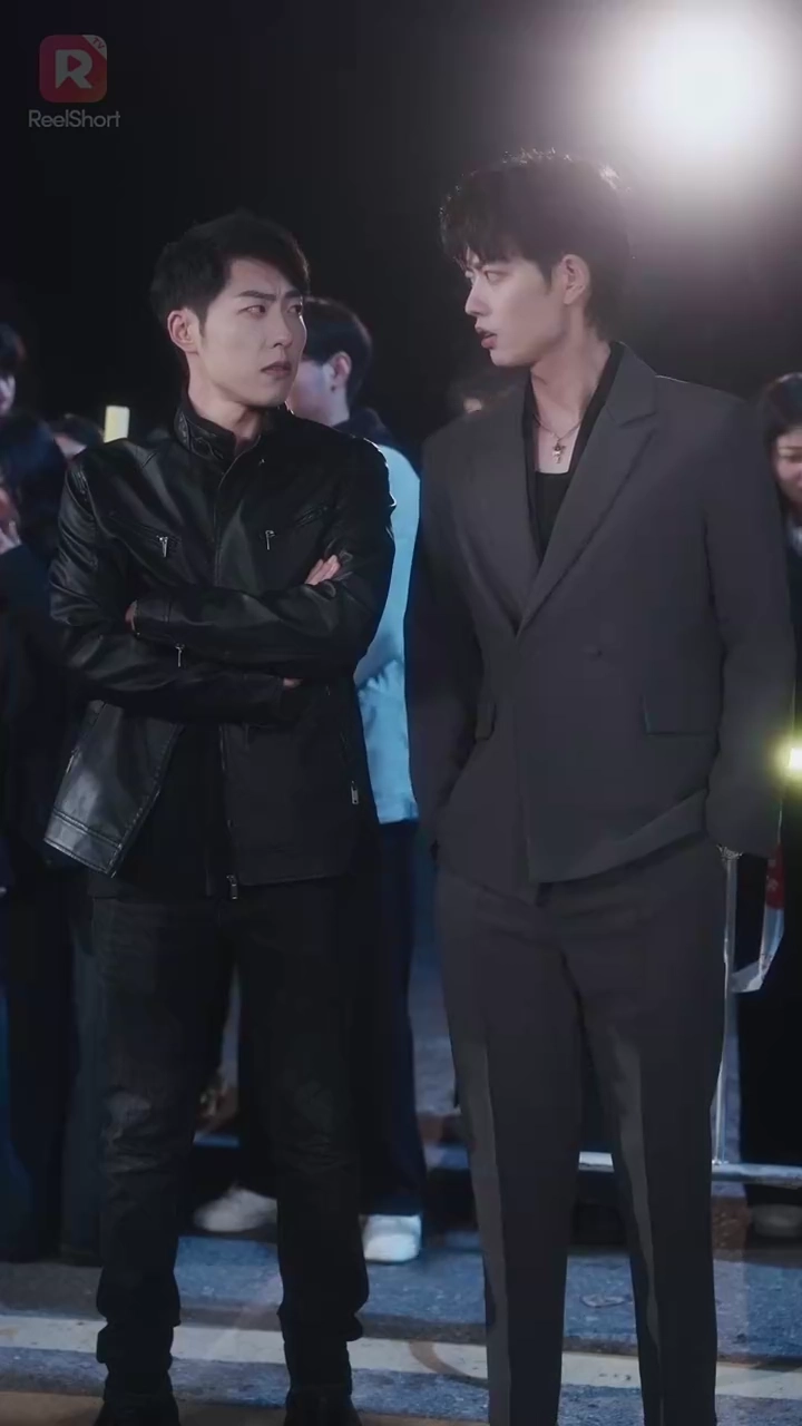 รักลวงในงานแต่งรูปภาพ